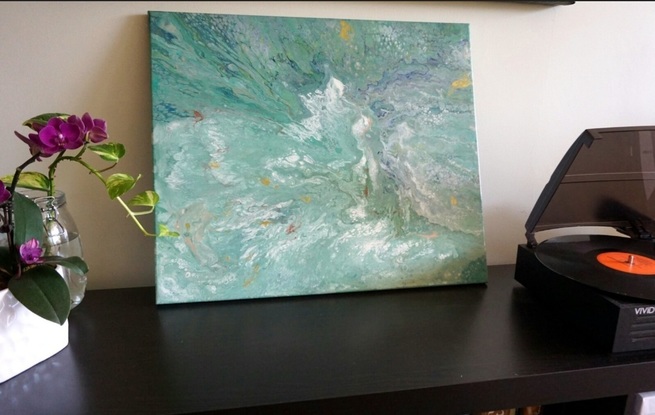 This original painting evokes the beauty of the waves and conveys feelings of joy and peacefulness.