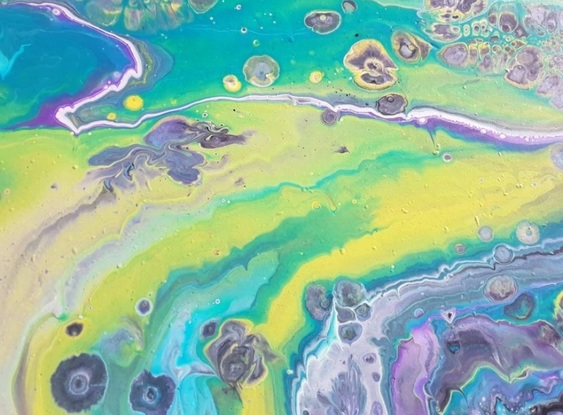 This colorful fluid art evokes the beauty of the underwater world and coral seas.