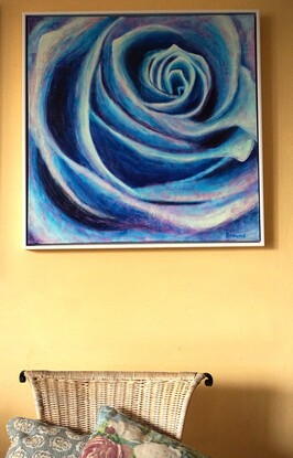 POWERFUL BLUE ROSE THAT FILL THE CANVAS