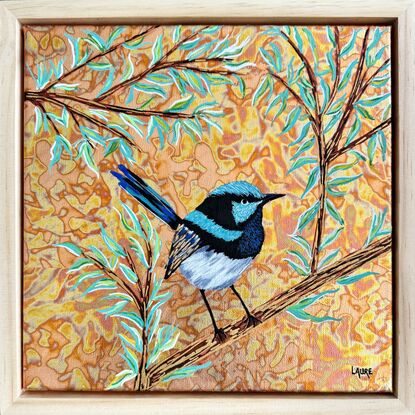 Superb fairy wren 
Acrylic and metal leaf on linen 
This beauty is ready to hang 
Style art deco with an abstract background done with metal leaf 
There is a magical effect on the metal leaf the light !
This painting is framed with a light natural wood 
Provided with a certificate of authenticity this painting is signed on front and on the back too.!
Hope you will have a crush on this one ! 

Wrapped securely with thick cardboard 
