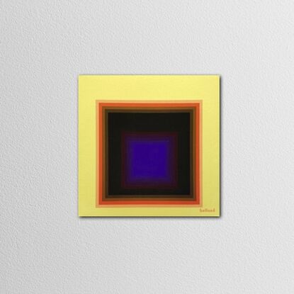 Concentric coloured squares