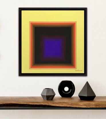 Concentric coloured squares