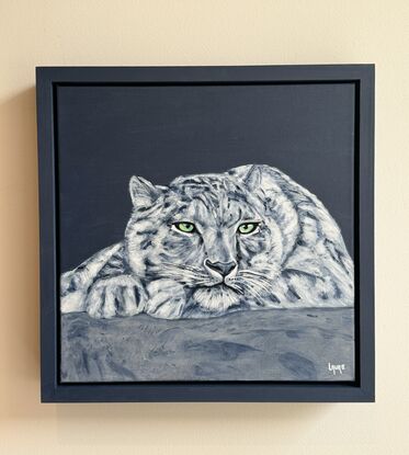 I went to Melbourne zoo and I stayed a long time seeing this elegant snow leopard .
Well I decided to paint this beauty and I hope you will have a crush on it! This painting is slightly varnished with a Matt varnish and framed I painted the frame with the same colour of the painting background for a classic touch.
Each painting is provided with a certificate of authenticity wrapped securely with bubble layers and thick cardboard.