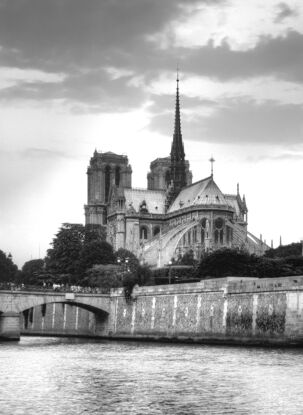 Black and white photograph of river Seine in Paris