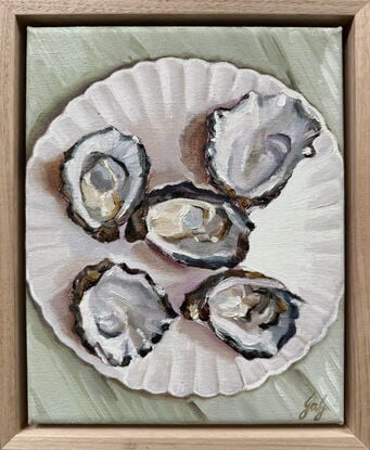 A decorative plate of oyster shells