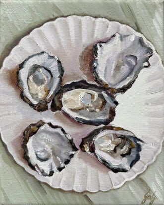 A decorative plate of oyster shells