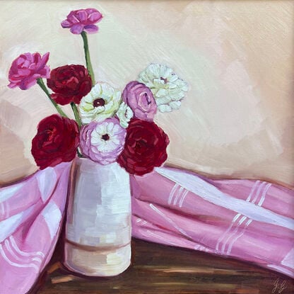 Red and pink flowers in a vase