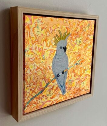 This beauty is a part of my birds collection.
I worked with metal leaf for the background there is a magical effect when light changing.
The cockatoo is made with acrylic on premium linen 
This painting is slightly varnished and framed with natural wood great quality.
Each painting is provided with a certificate of authenticity.
Wrapped securely with bubbles layers and thick cardboard.